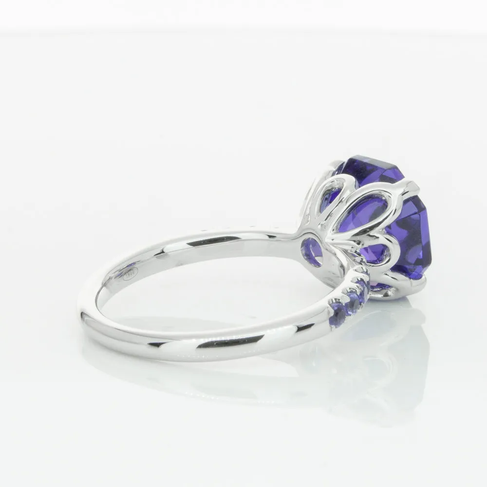18ct White Gold Tanzanite Octavus Ring