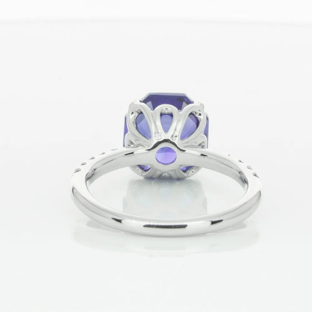 18ct White Gold Tanzanite Octavus Ring