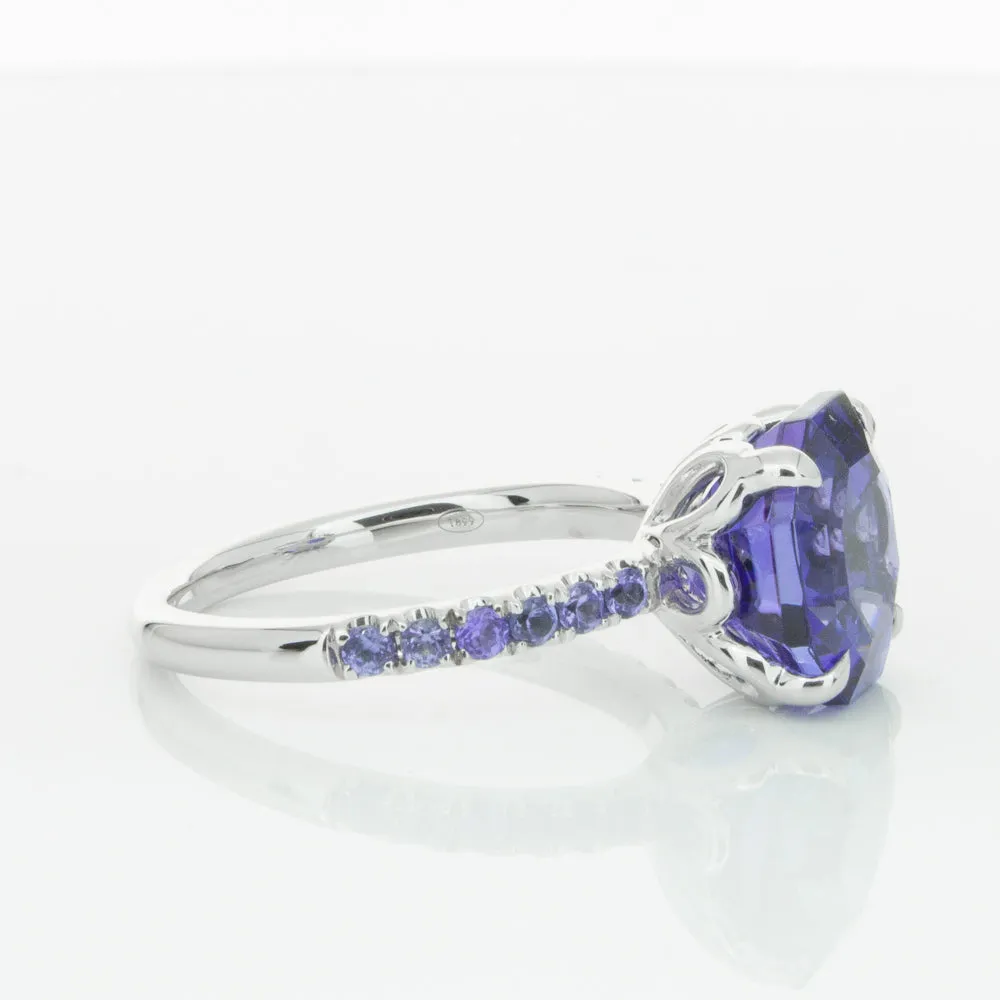 18ct White Gold Tanzanite Octavus Ring