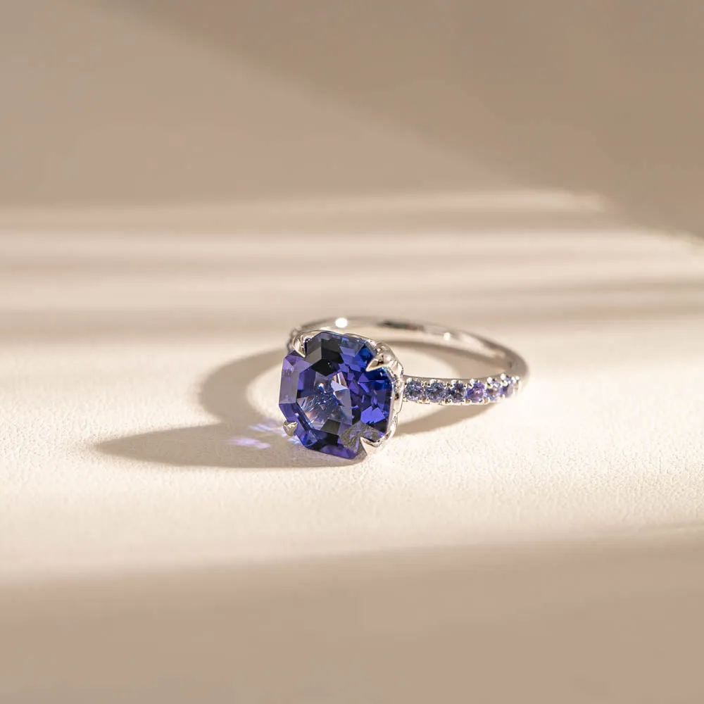 18ct White Gold Tanzanite Octavus Ring