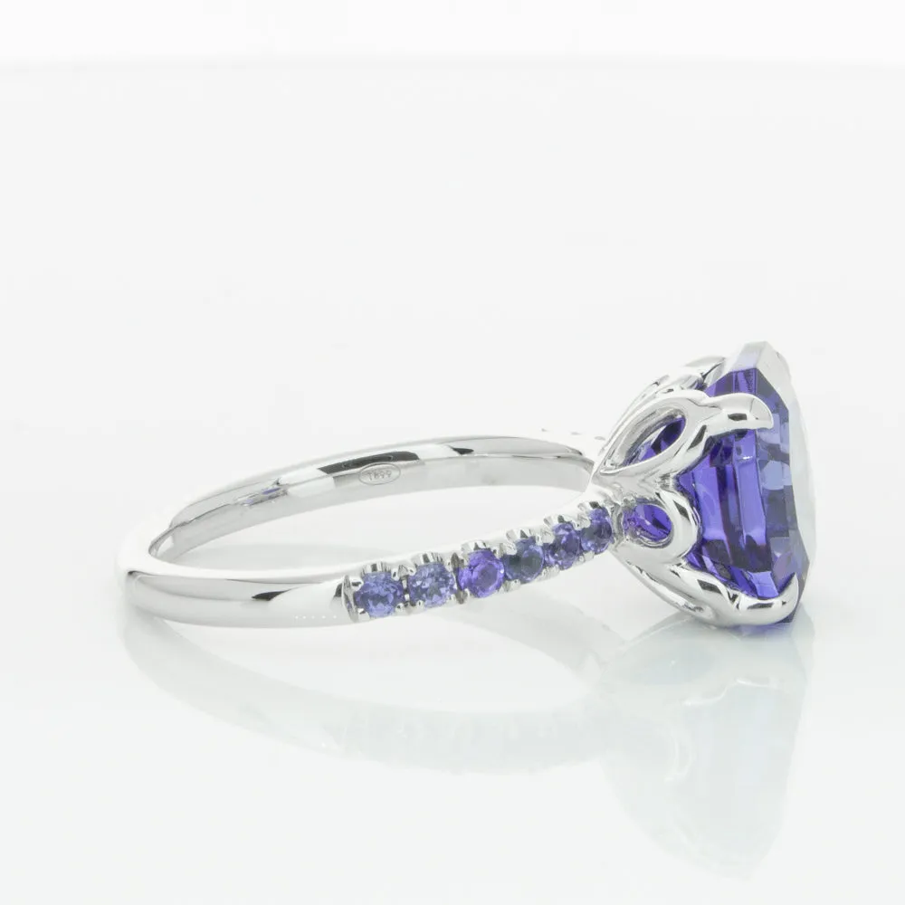 18ct White Gold Tanzanite Octavus Ring