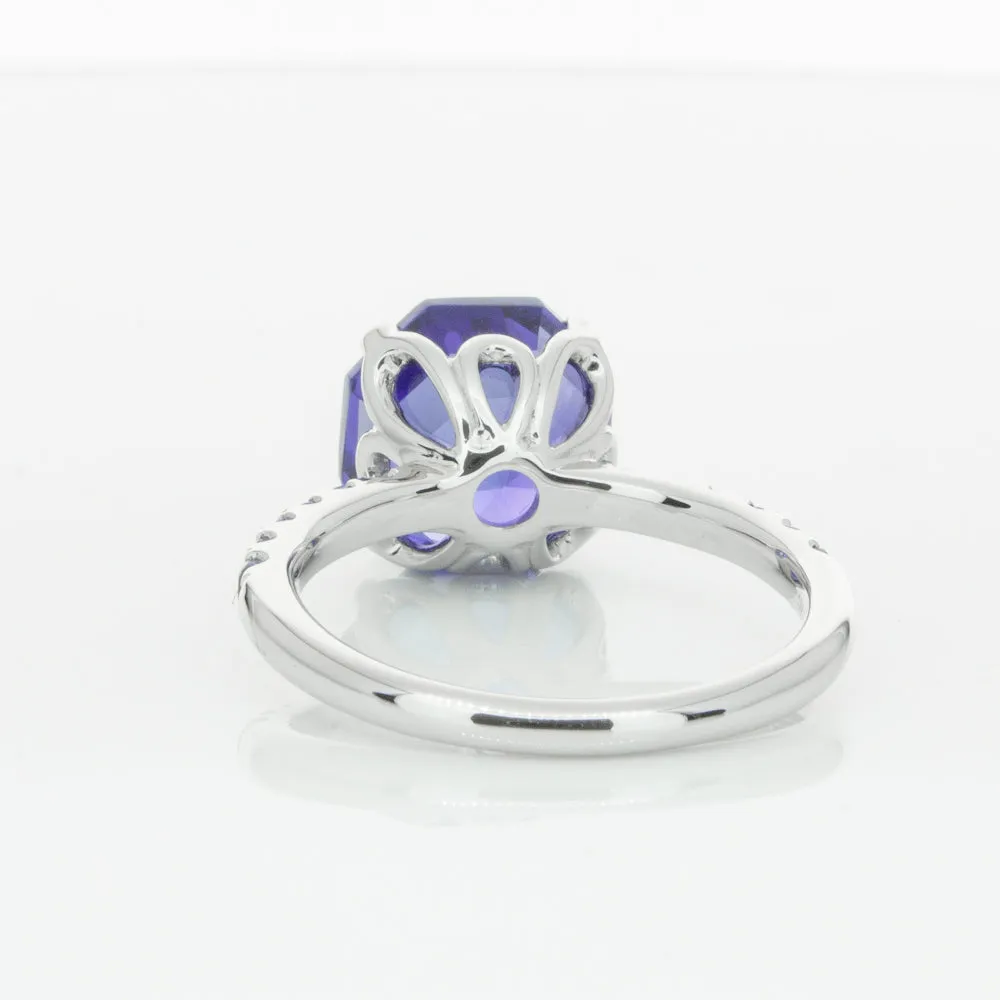18ct White Gold Tanzanite Octavus Ring