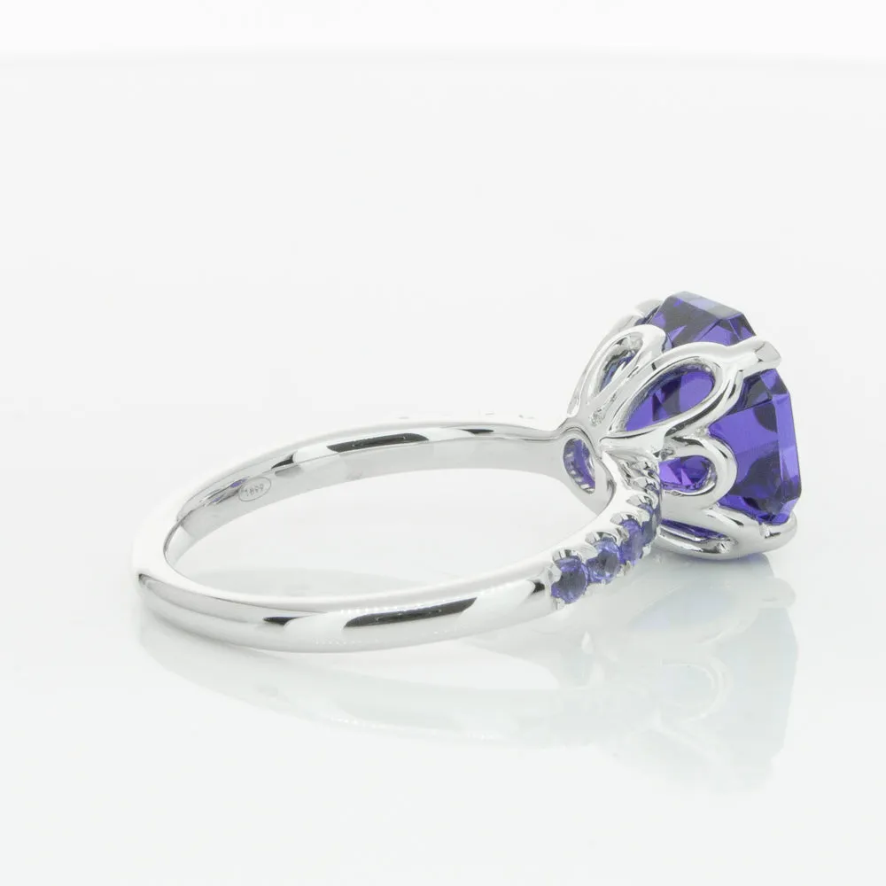 18ct White Gold Tanzanite Octavus Ring