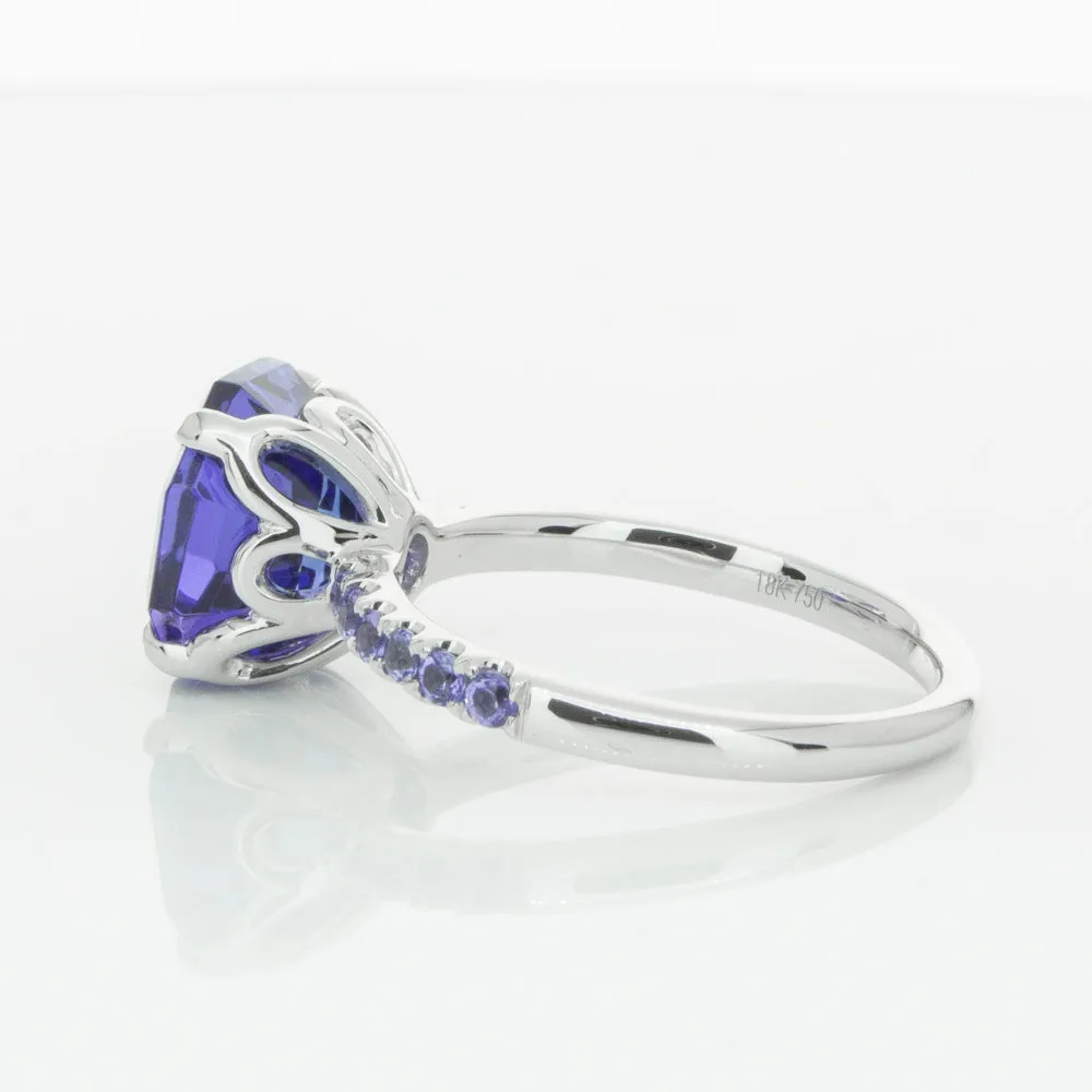 18ct White Gold Tanzanite Octavus Ring
