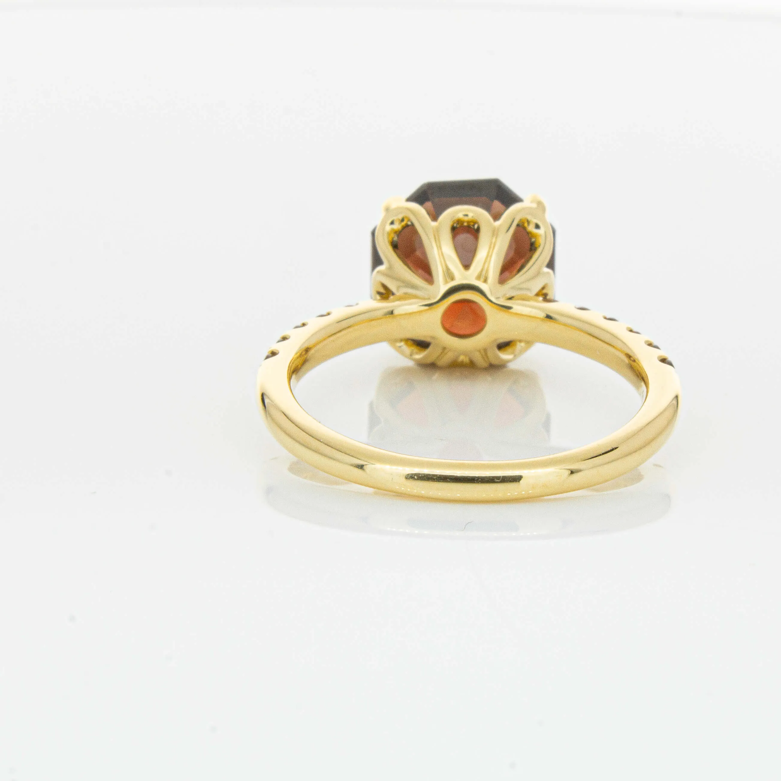18ct Yellow Gold 4.40ct Garnet Octavus Ring