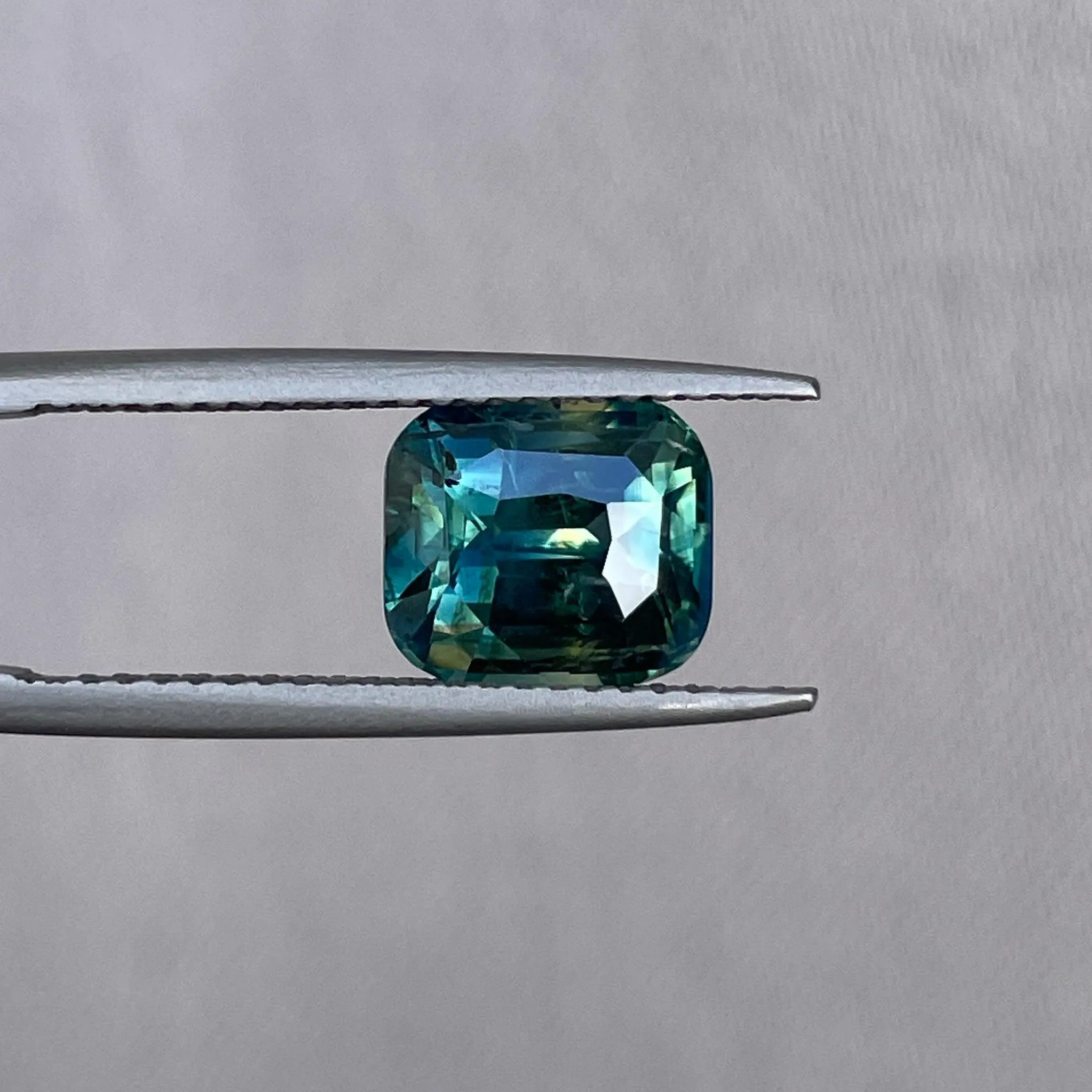 3.15 crt Green Sapphire Gemstones- Loose Genuine Blue yellow Sapphire Gems for Sale. parti sapphire for engagement ring, gems, Sapphire Ring