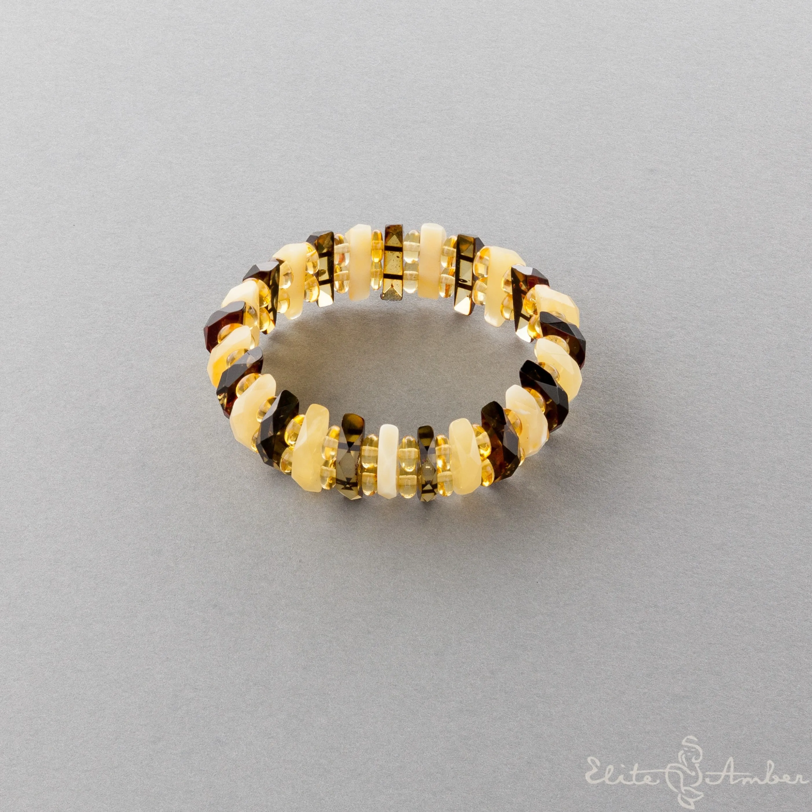 Amber bracelet "Cloudy elegance"