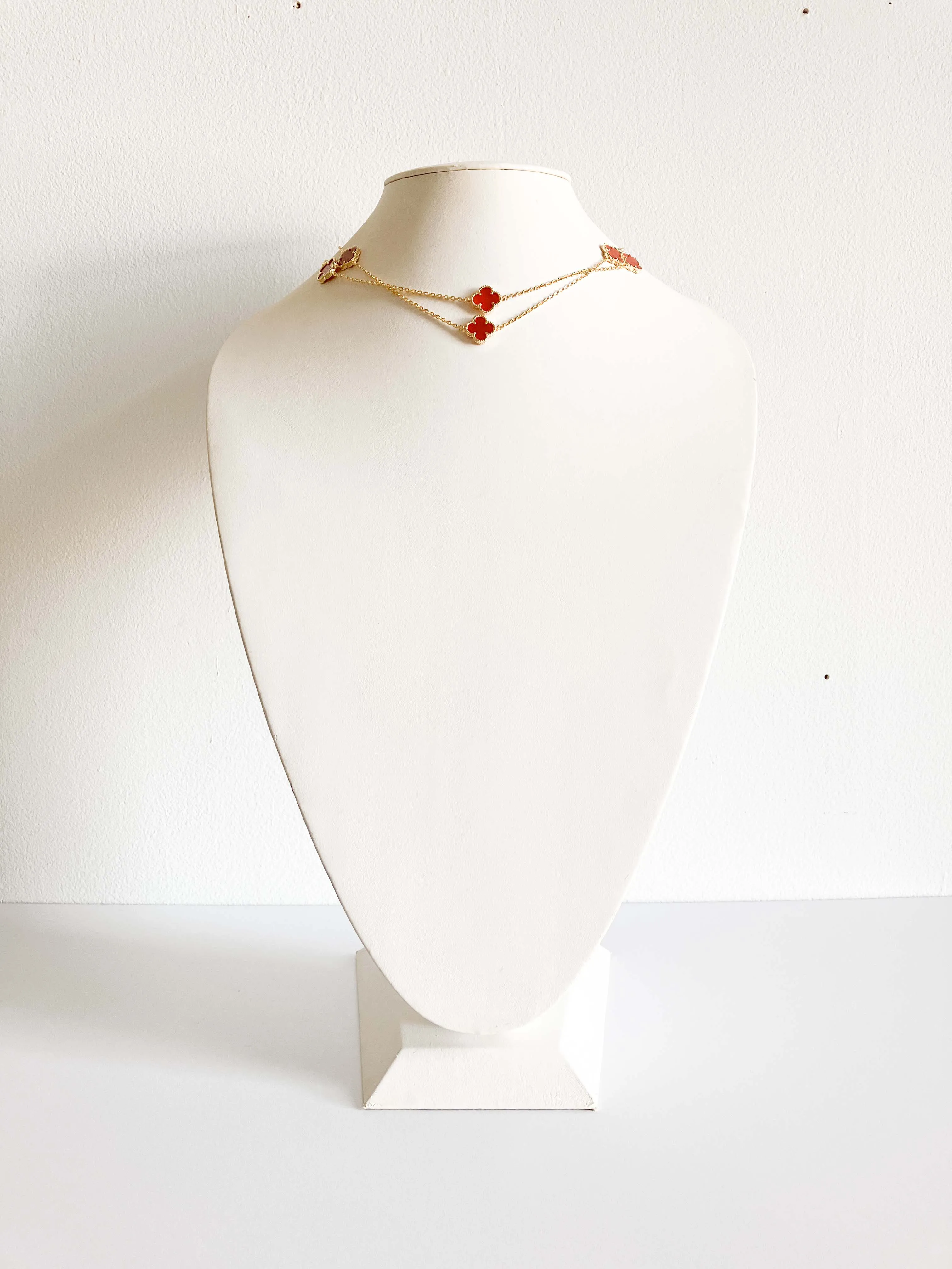 Amber Quatrefoil Rope Necklace in Gold