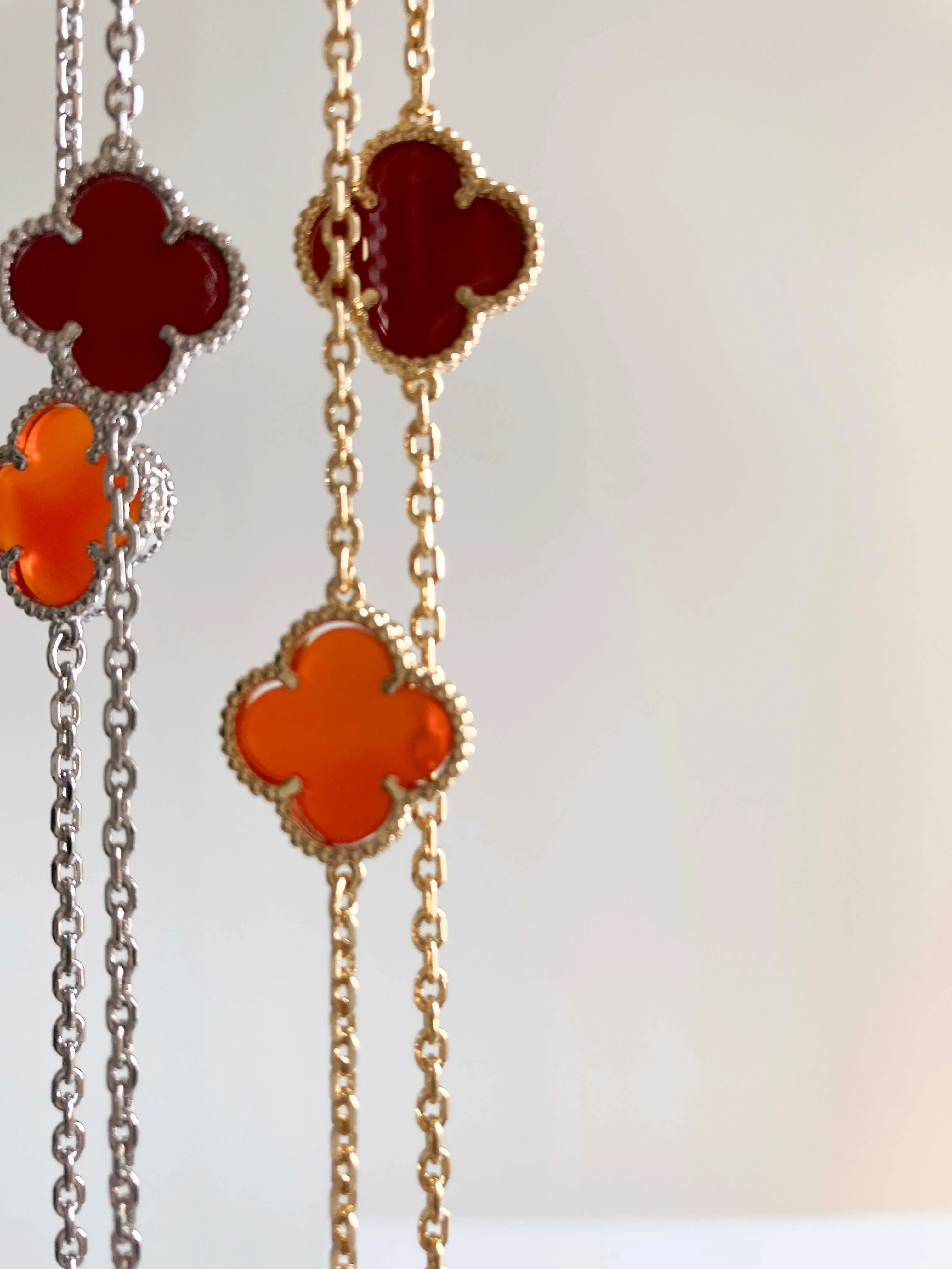 Amber Quatrefoil Rope Necklace in Gold