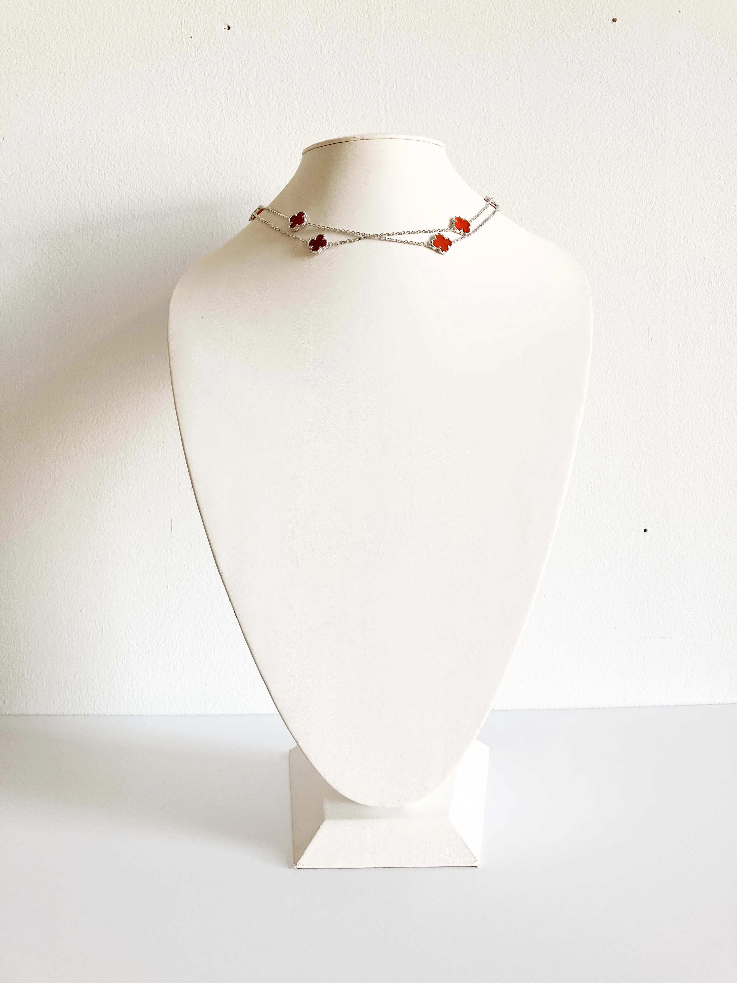 Amber Quatrefoil Rope Necklace in Silver