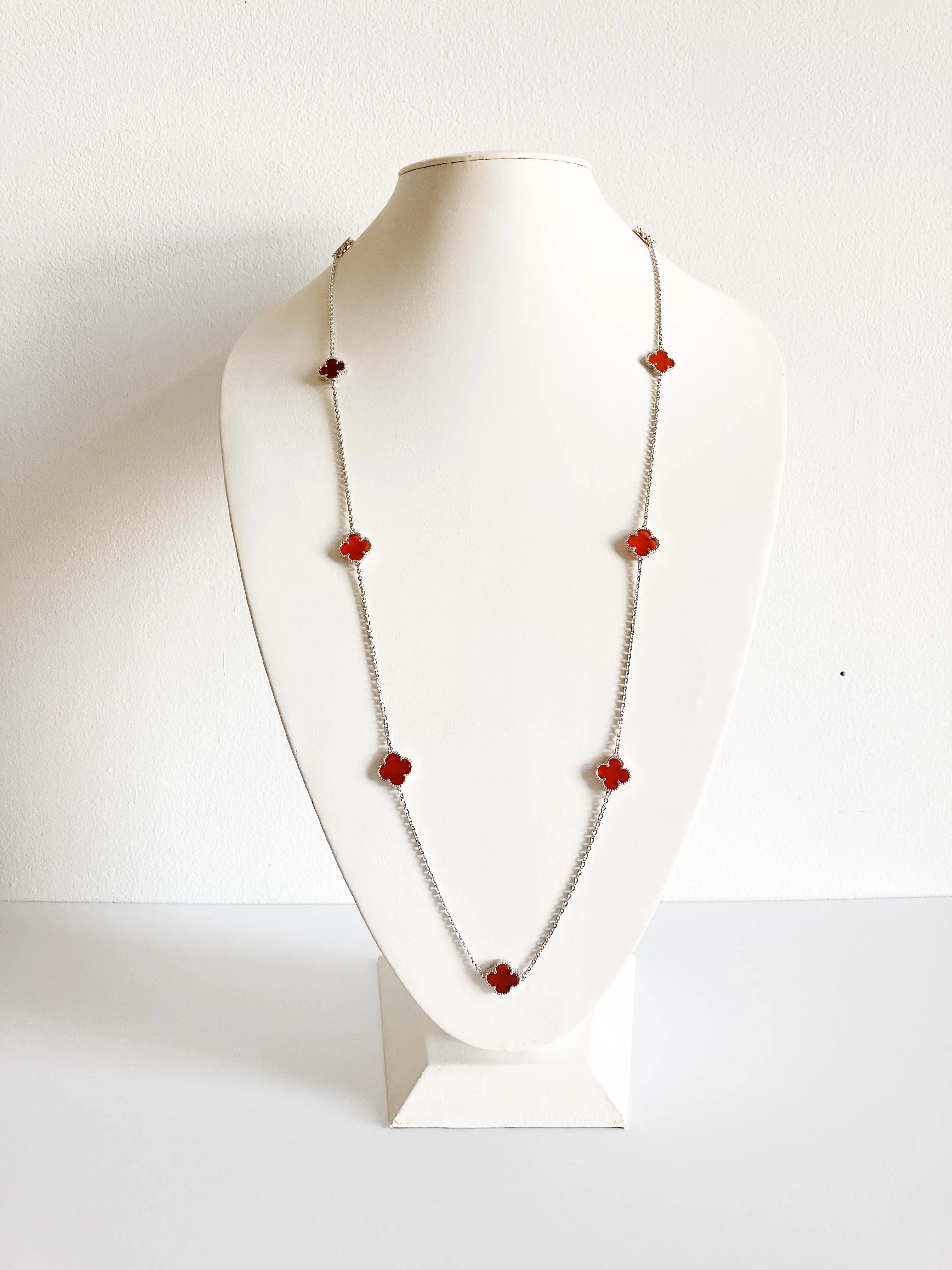 Amber Quatrefoil Rope Necklace in Silver