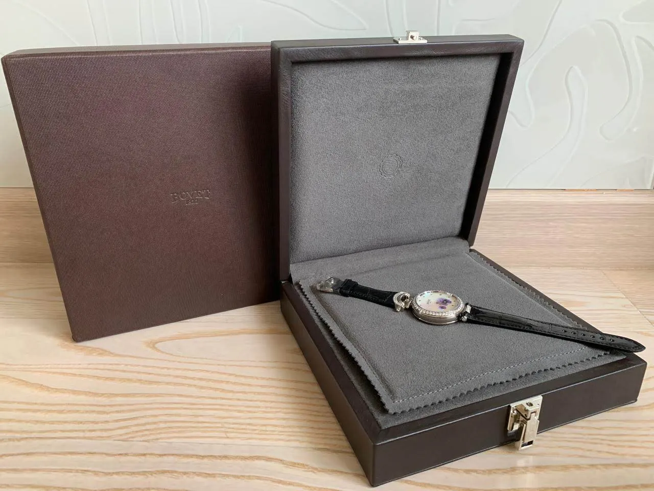 Bovet Amadeo Fleurier 39mm "Pansy" Ladies Watch in 18K White Gold.