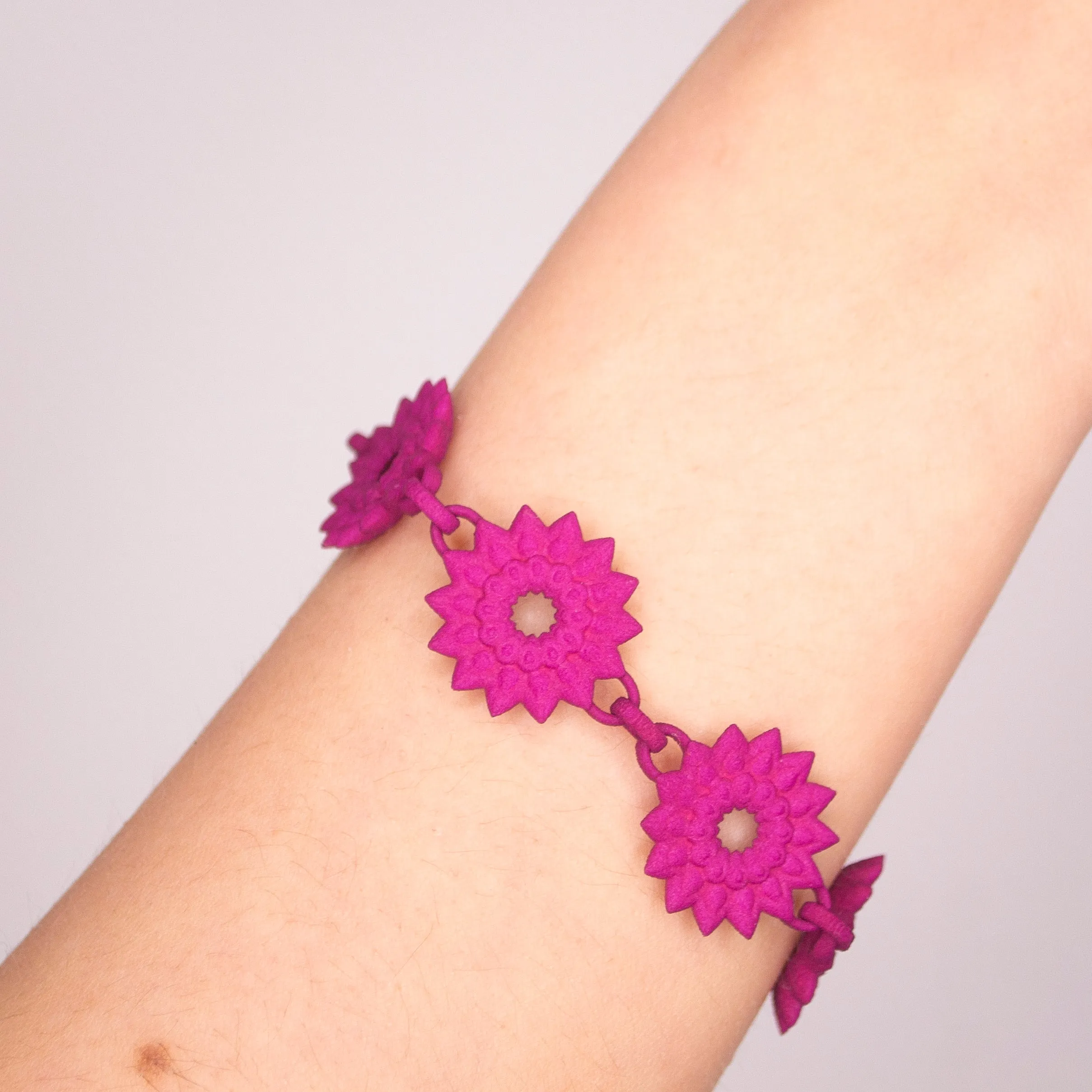 Flower Chain Bracelet - Dahlia