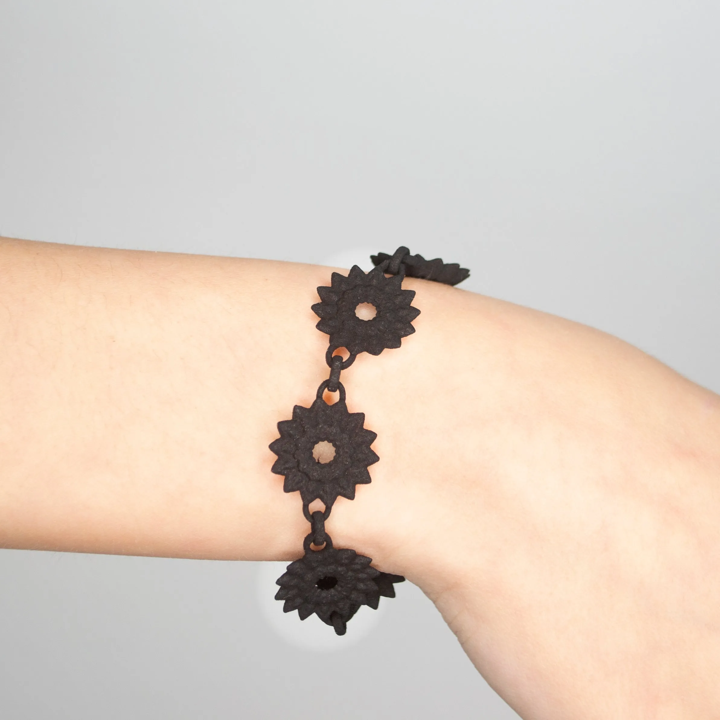 Flower Chain Bracelet - Dahlia