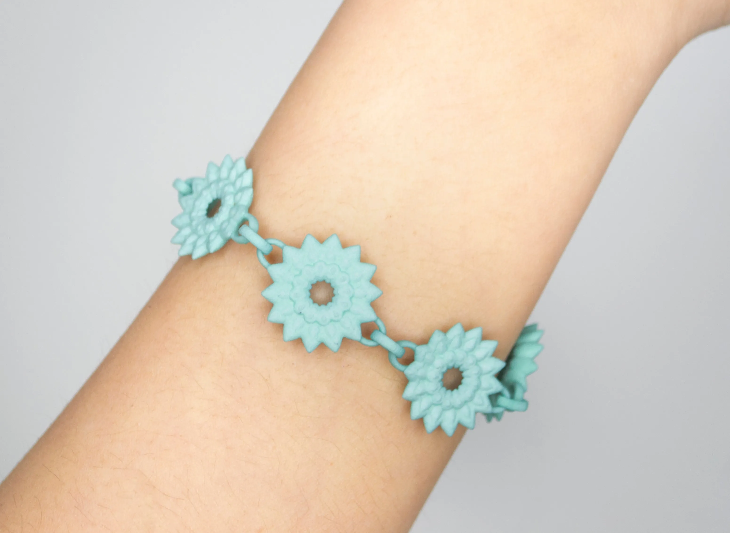 Flower Chain Bracelet - Dahlia