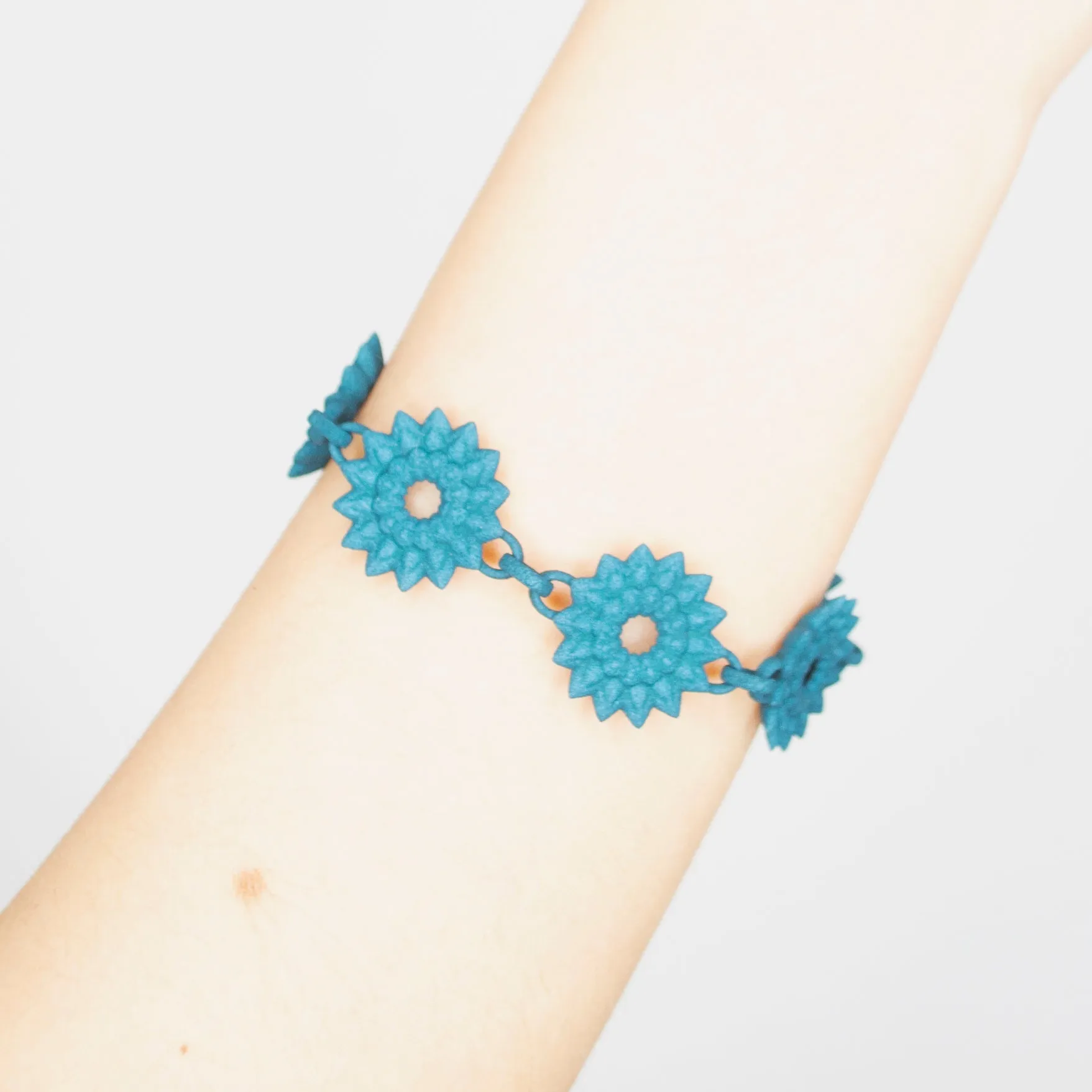 Flower Chain Bracelet - Dahlia