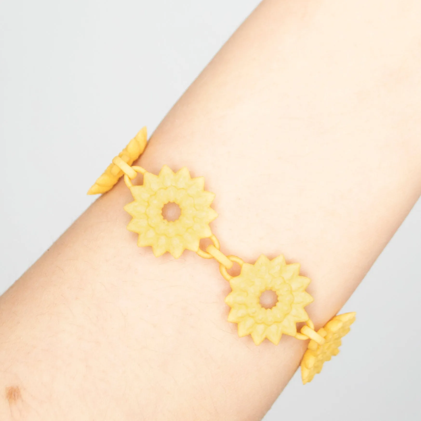 Flower Chain Bracelet - Dahlia