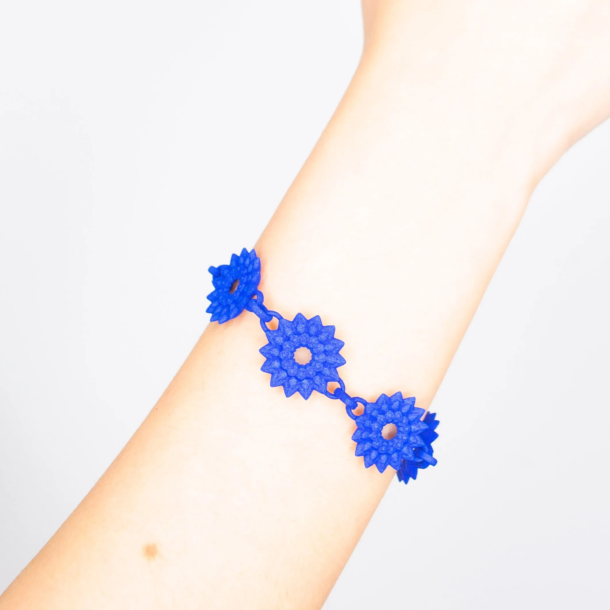 Flower Chain Bracelet - Dahlia