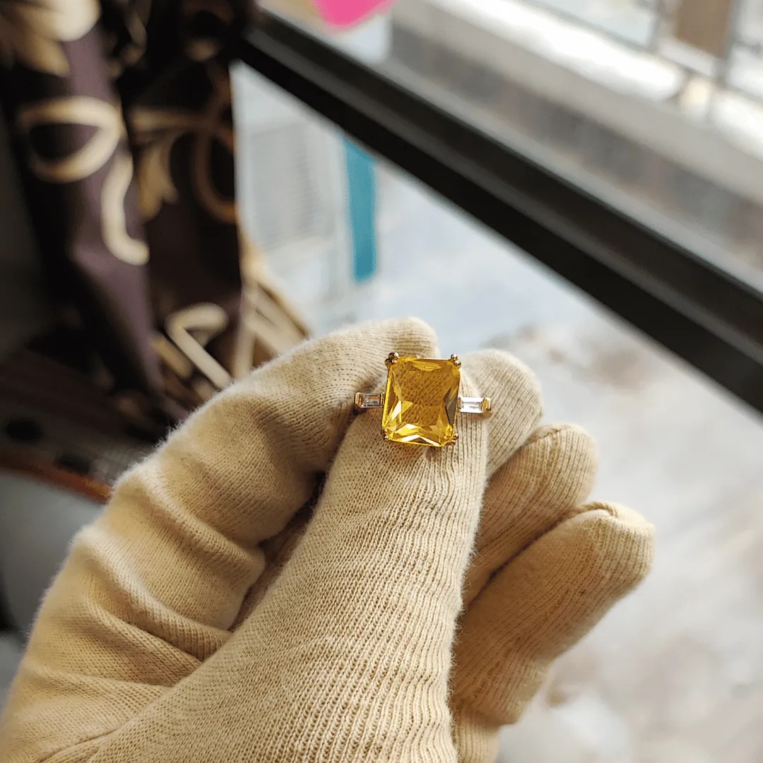 Jewelestia Radiant Allure Ring