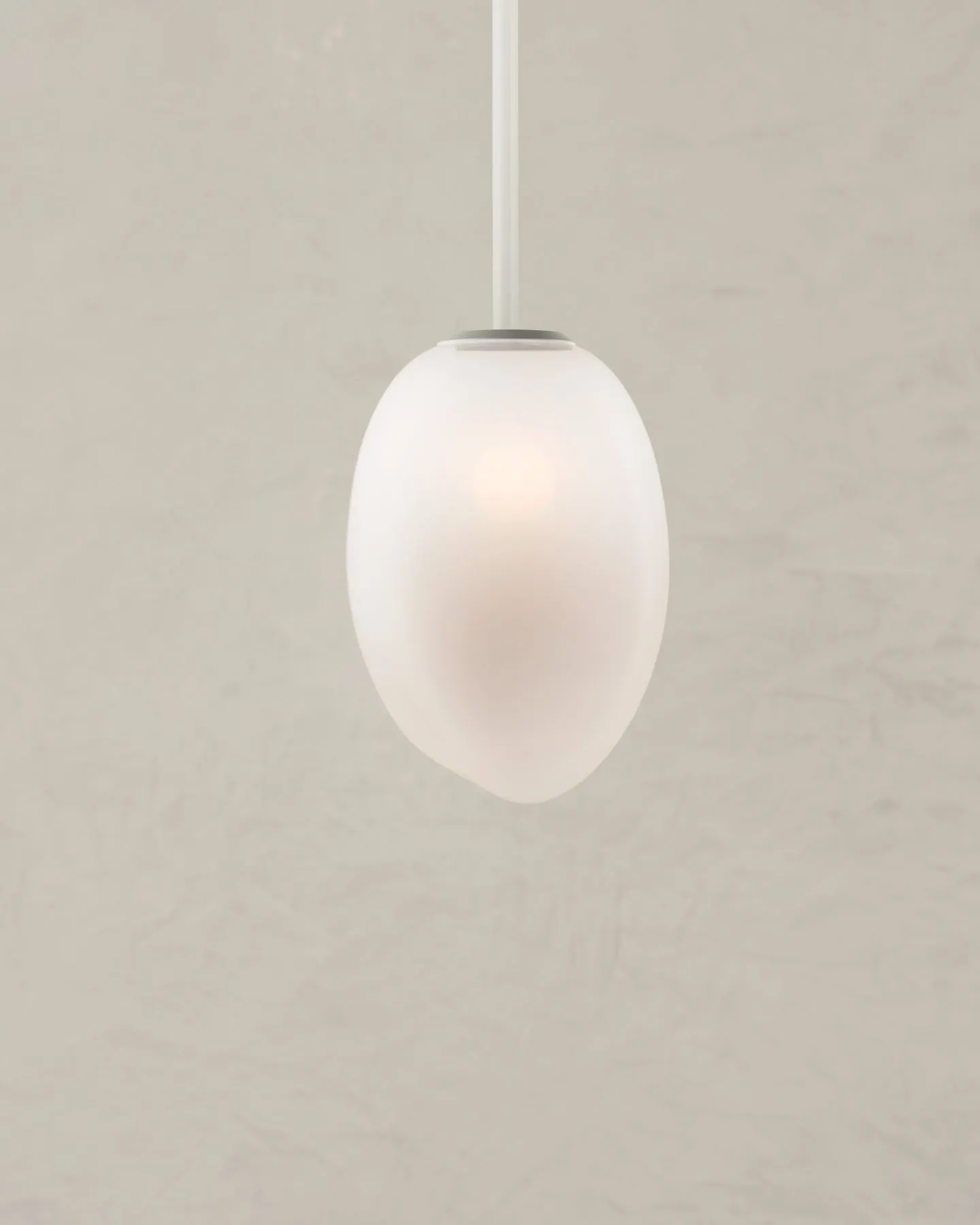 Lacuna Oval Pendant - Medium