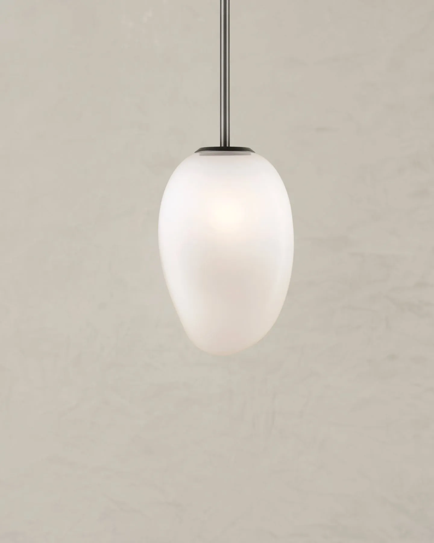 Lacuna Oval Pendant - Medium