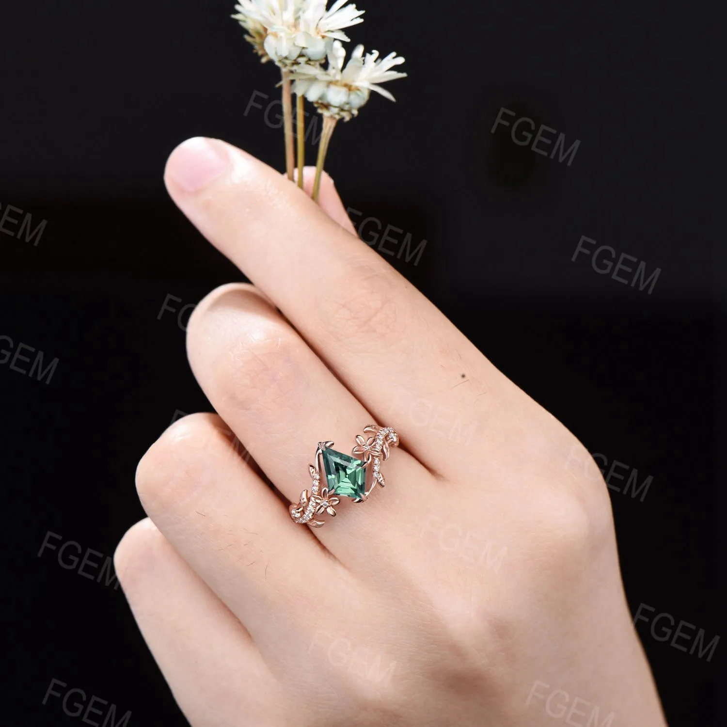 Nature Inspired Green Sapphire Ring Vintage Kite Sapphire Engagement Ring Flower Leaf Vine Moissanite Ring Dainty Wedding Ring Proposal Gift