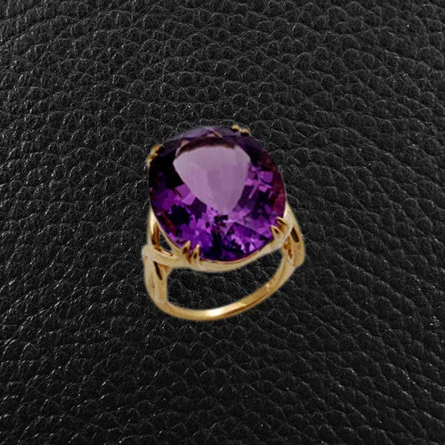Oval Amethyst Ring