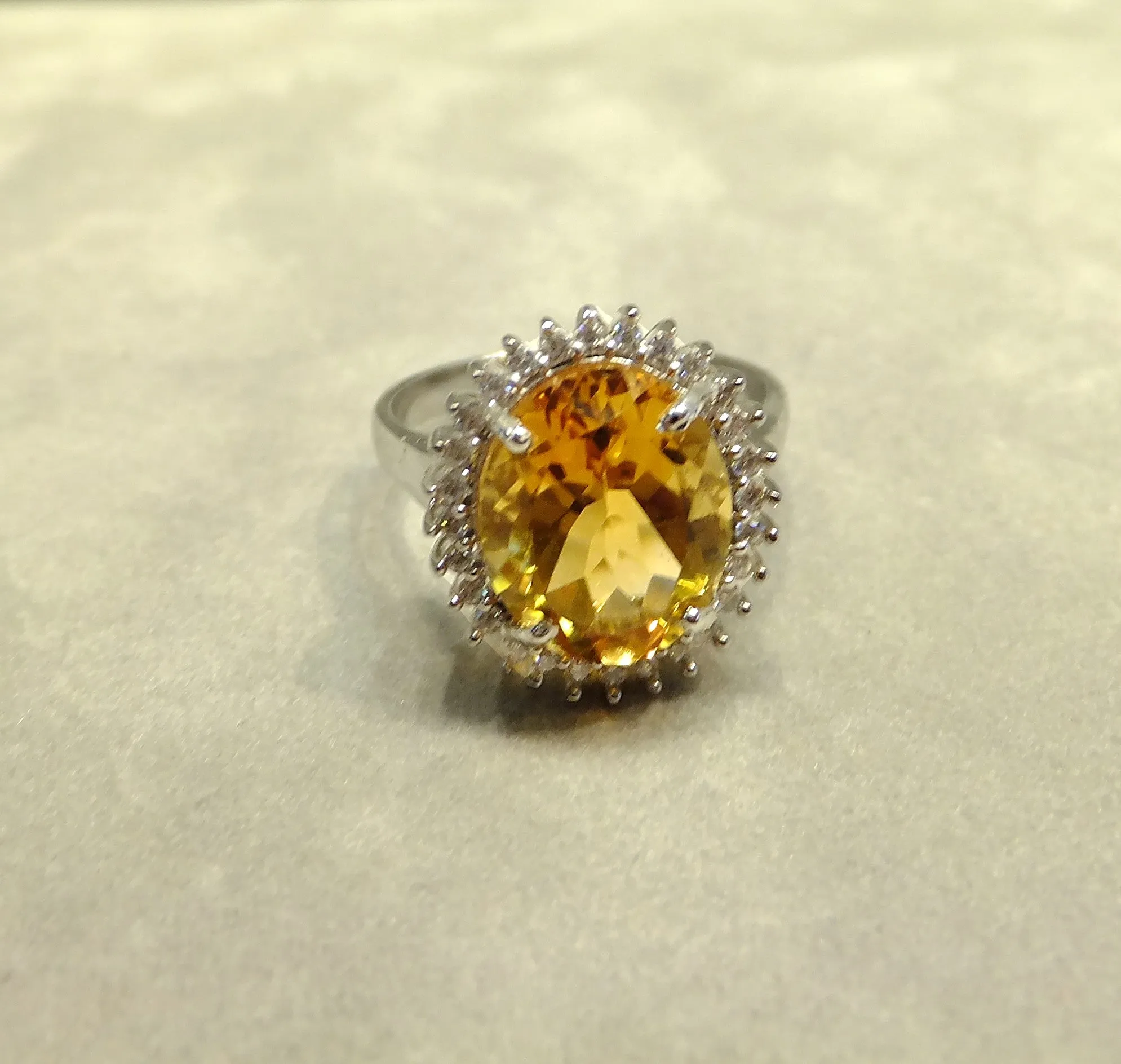 Oval Citrine Gemstone Ring