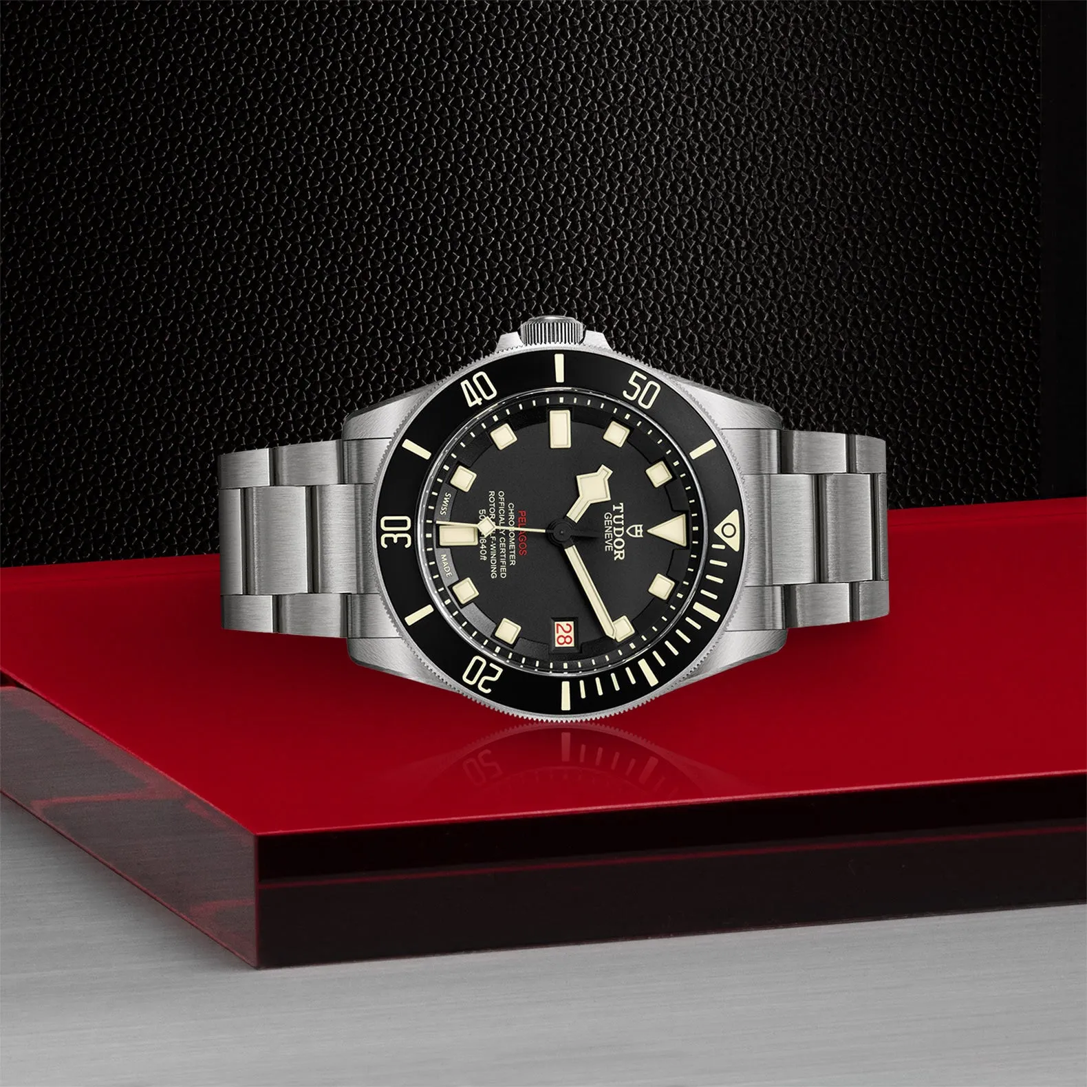 Pelagos LHD Ceramic matt black disc, Titanium bracelet