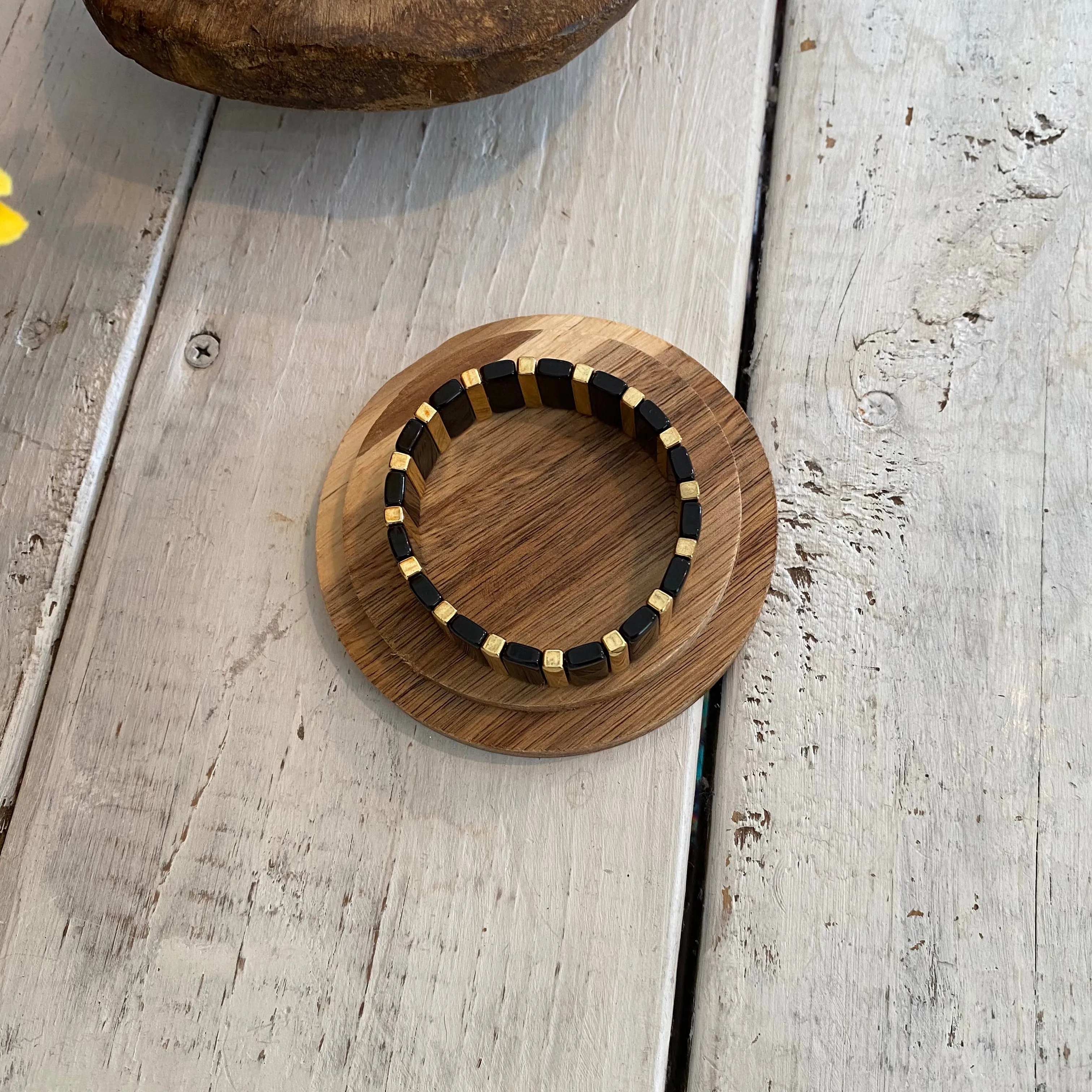 rectangular zinc bracelet in black & gold