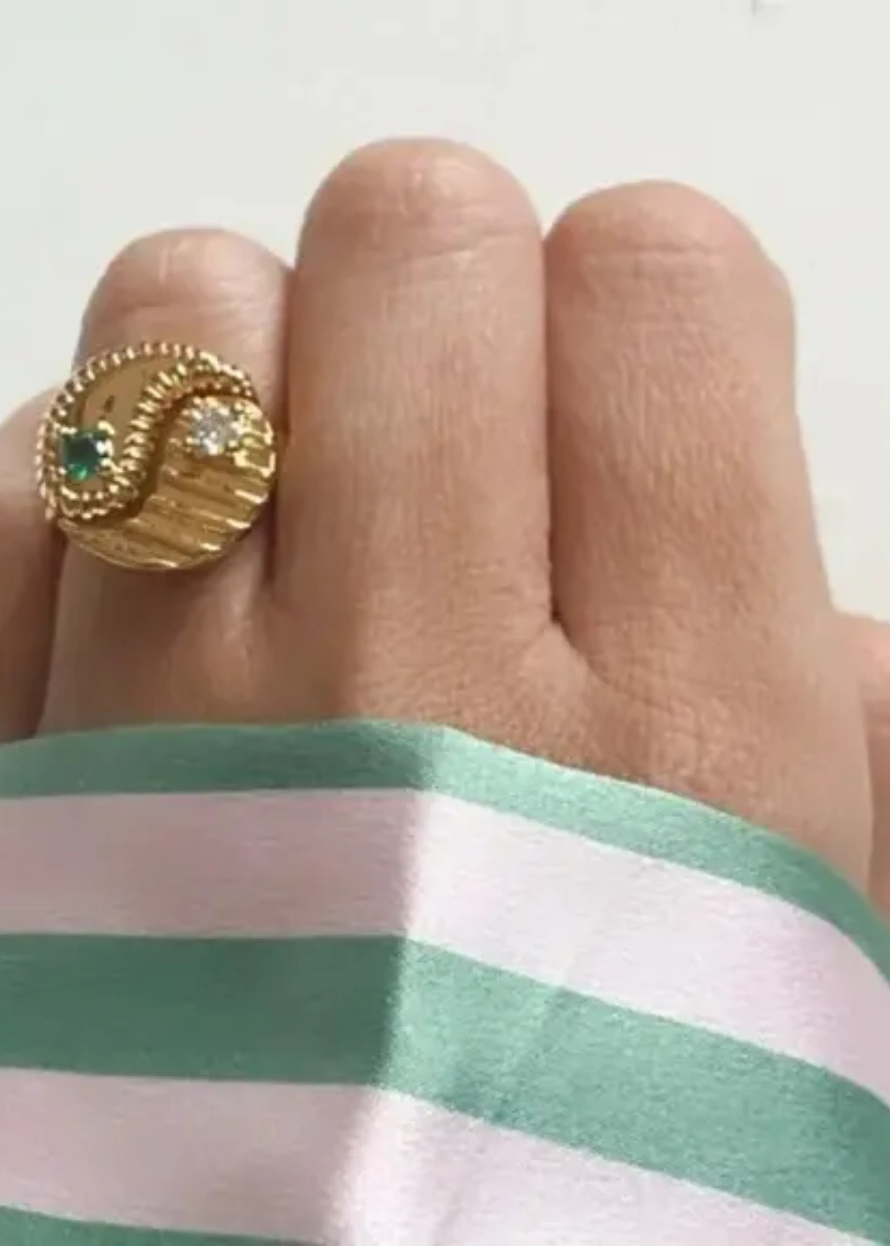 Rock steady ring