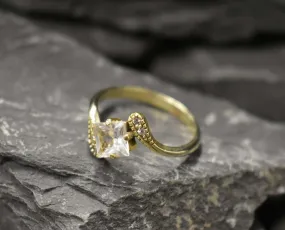 Square White Topaz Ring - Natural Topaz Ring - Vintage Gold Ring